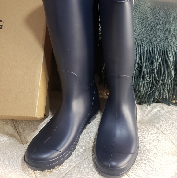Uggs rainboots - Picture 2 of 6